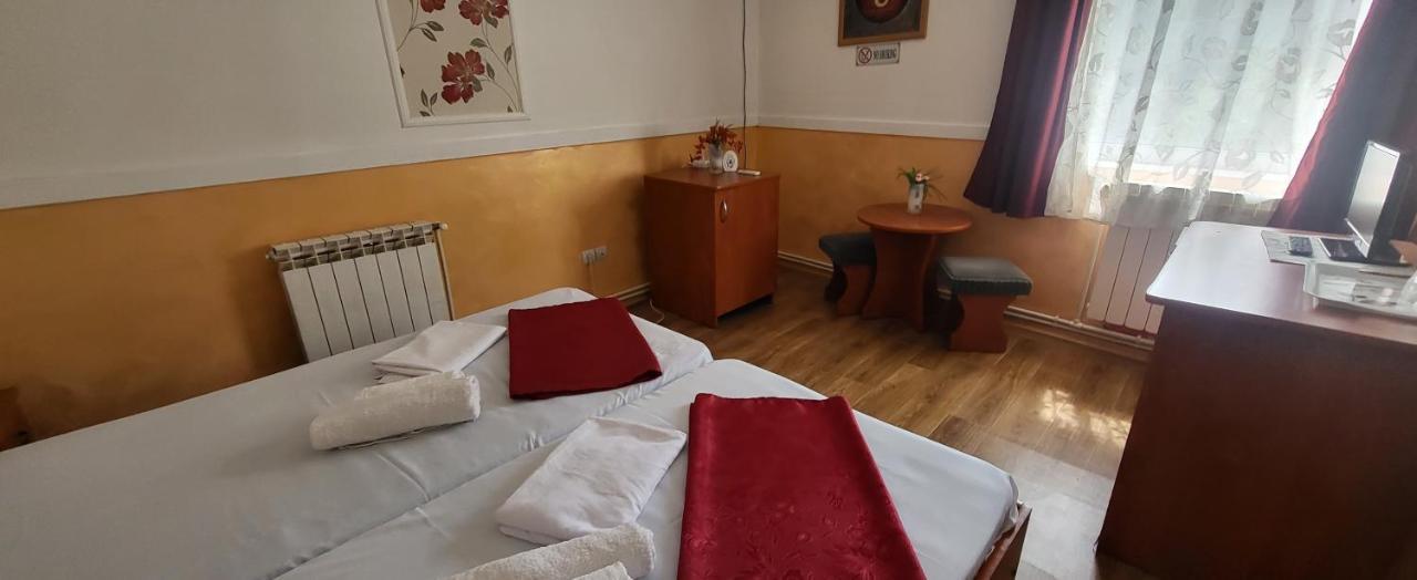 Pensiune Restaurant Arconi Нэводари Экстерьер фото