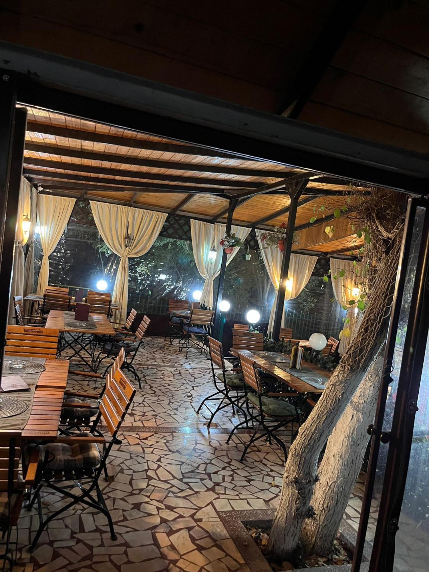 Pensiune Restaurant Arconi Нэводари Экстерьер фото